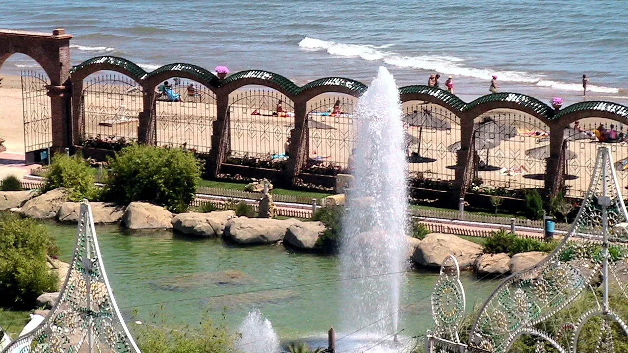 Playa de les Amplàries (temporada baja)