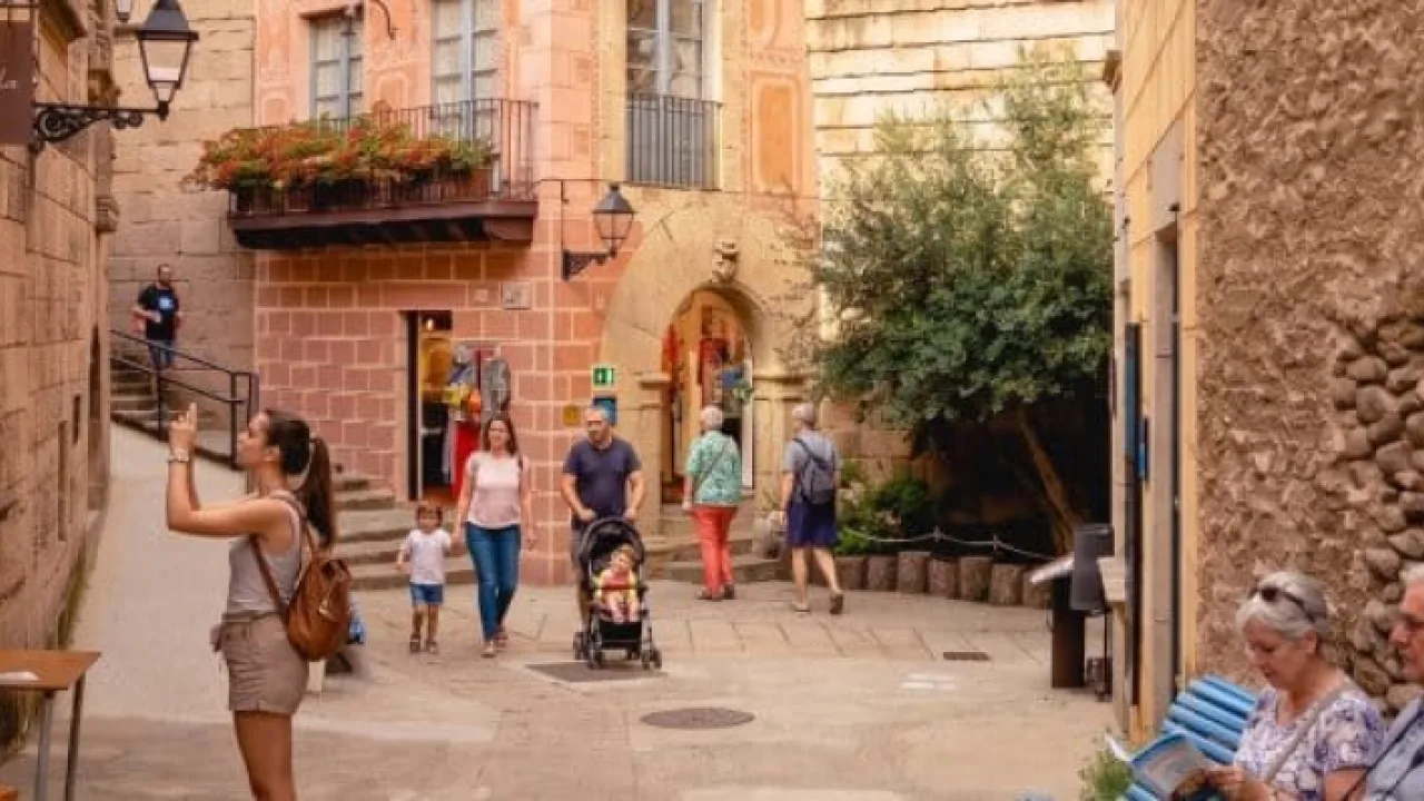 Paseo por el Poble Espanyol