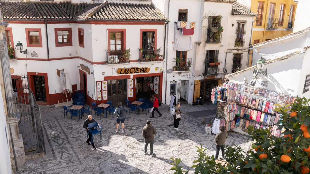 Albaicín y Sacromonte con perro, con Balea Travel