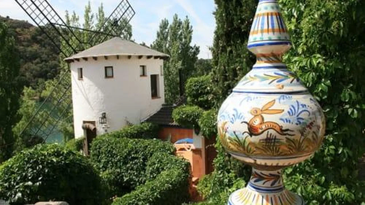 Hotel Rural Albamanjón