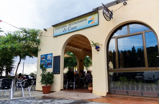 Camping Los Escullos