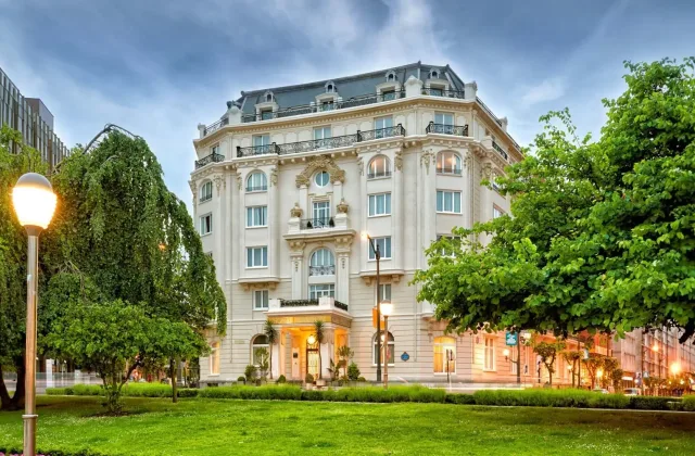Hotel Carlton