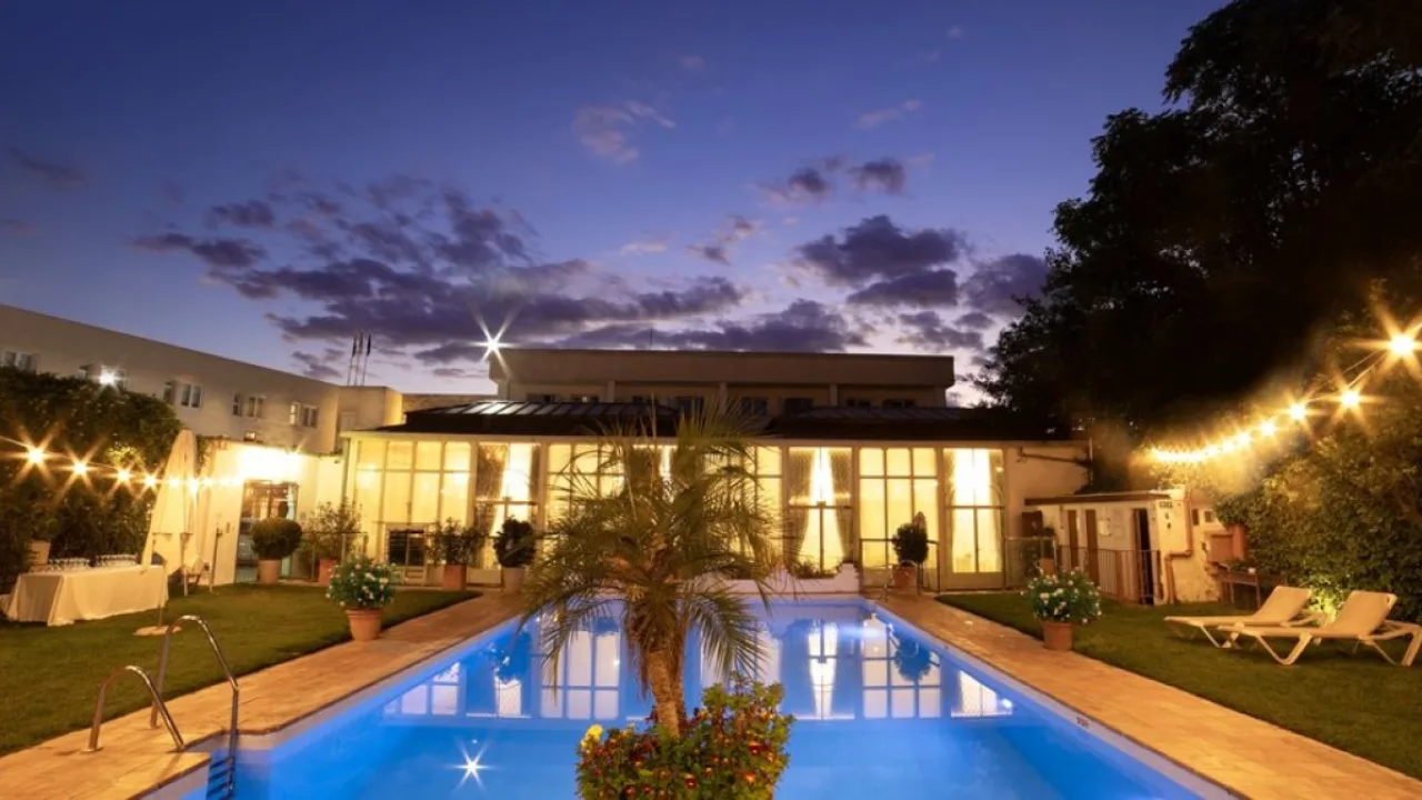 Hotel Oasis
