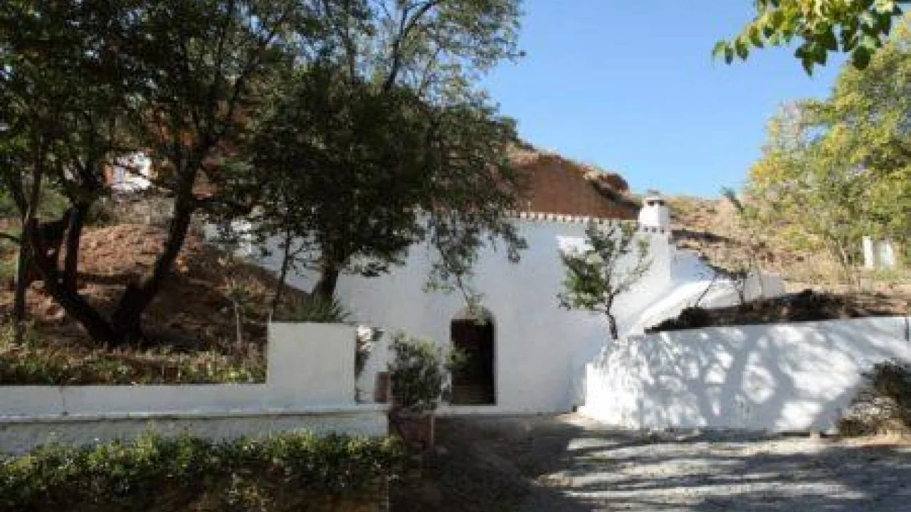 Casas Cueva La Tala