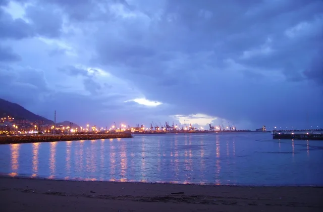 Playa de Las Arenas (Areeta)