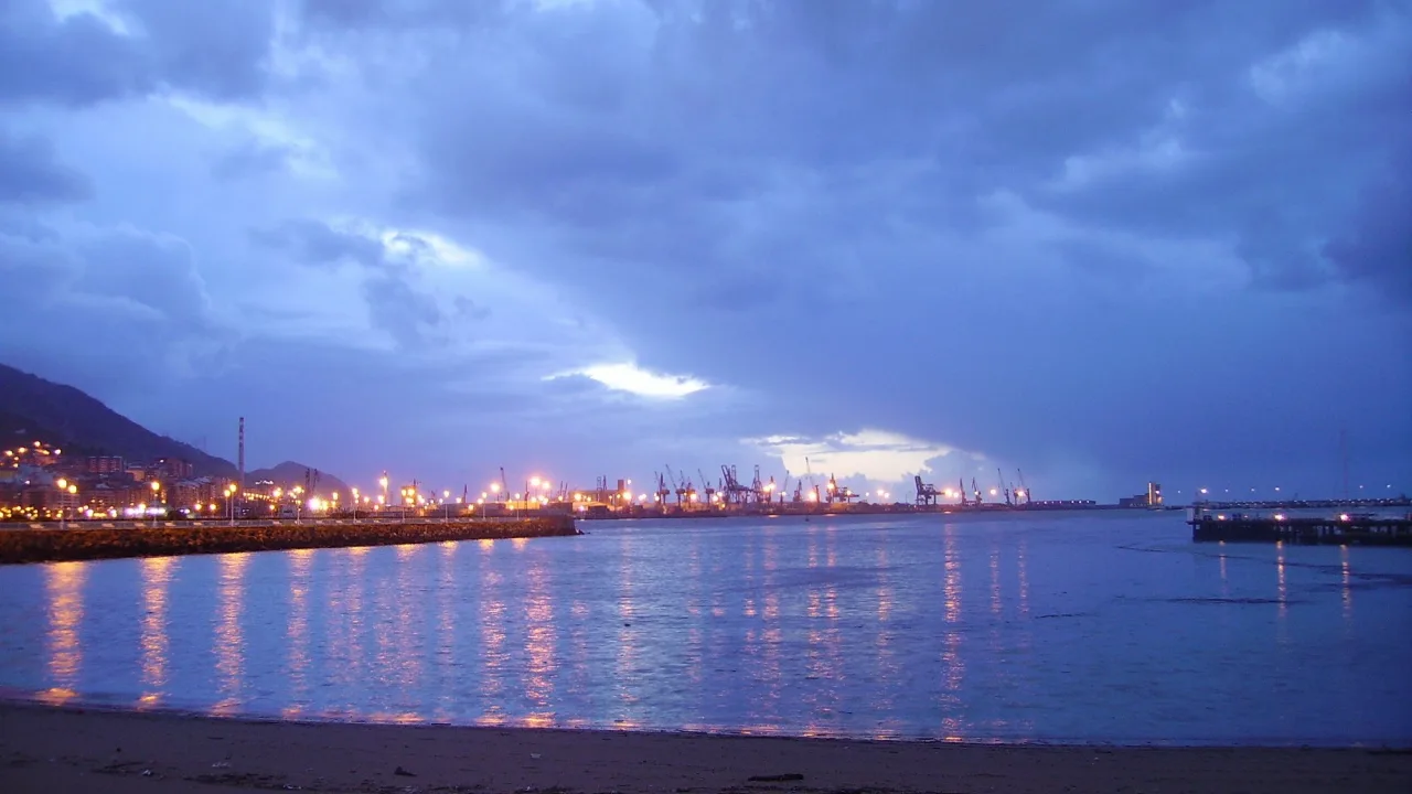 Playa de Las Arenas (Areeta)