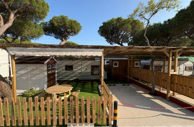 Camping Playa La Bota