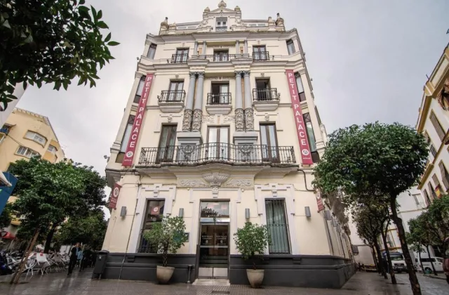 Petit Palace Canalejas