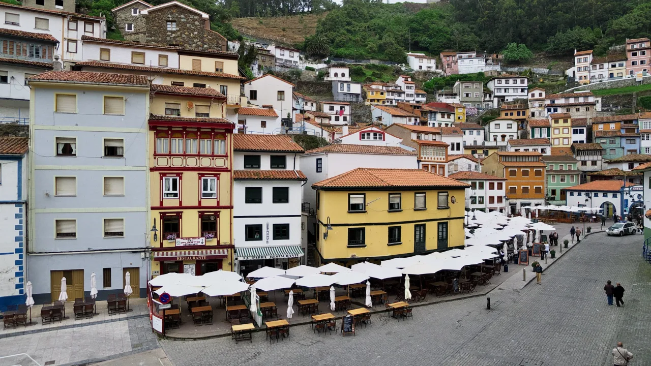 Asturias con perro: playas, dónde dormir, dónde comer y qué hacer (guía 2026)