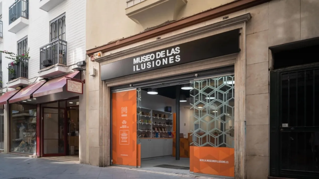 Museo de las Ilusiones Sevilla con perro