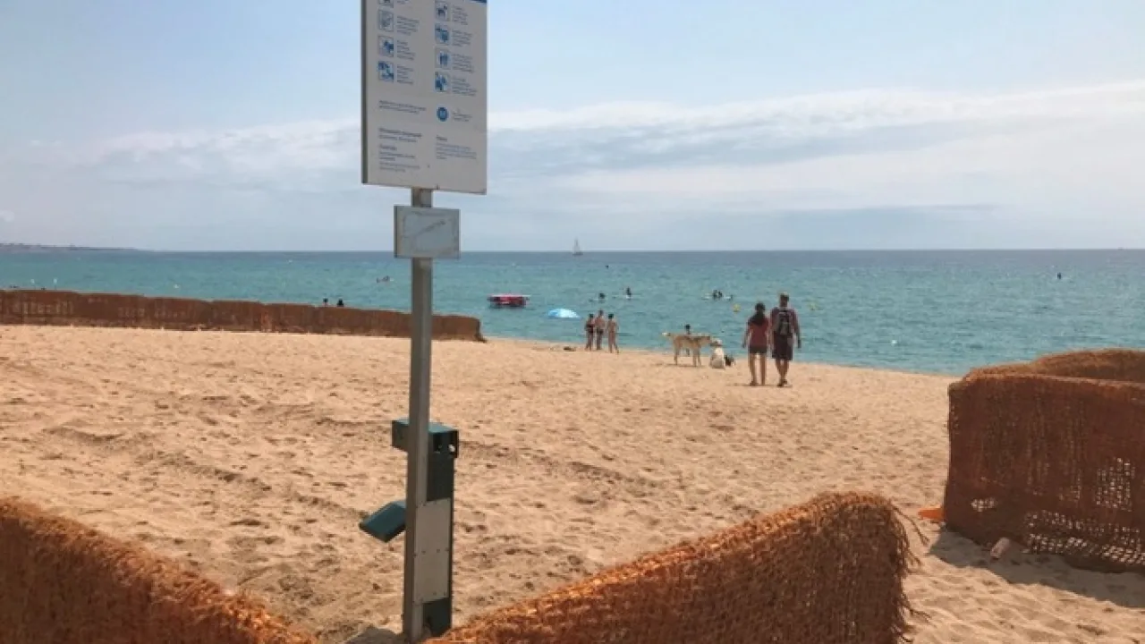 Platja de gossos de Badalona (Patins de Vela)