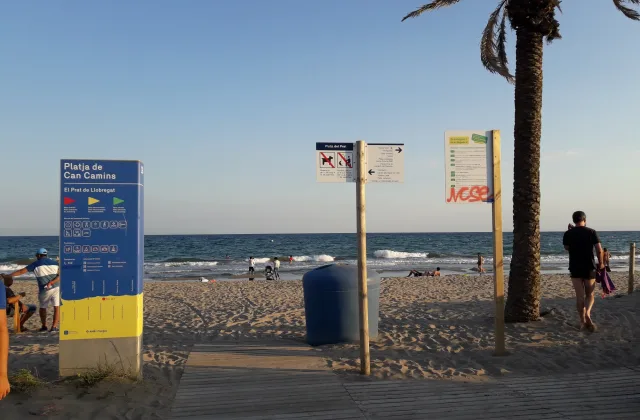 Platja del Prat, accesos 23–24 (Can Camins)