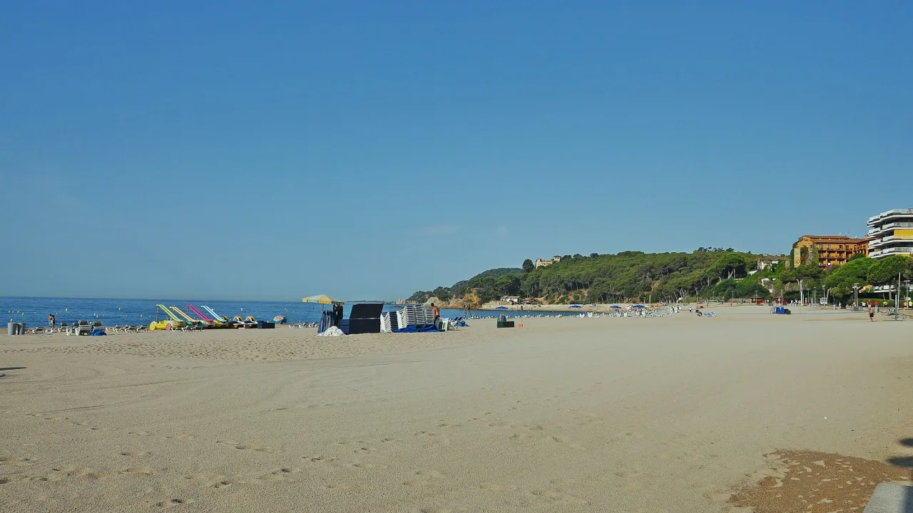 Platja de Fenals, zona de Punta Garbí (invierno)