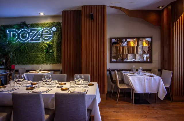 DOZE Restaurante & Premium Bar