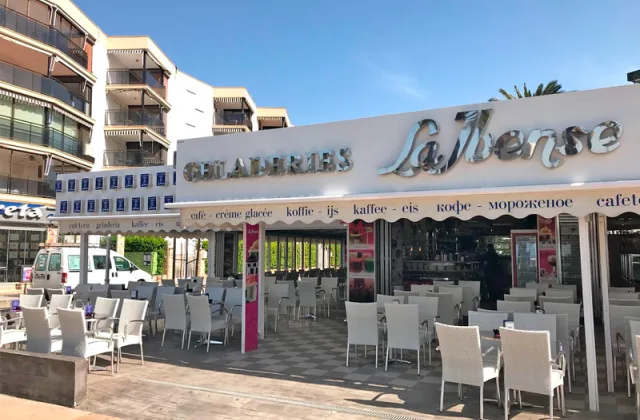 Heladería La Ibense (edificio Formentor)